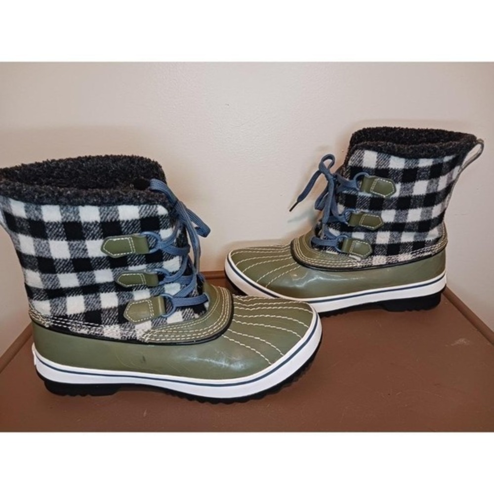 Gorpcore Granola Plaid Green Black Ankle snow‎ rain boots 7 booties